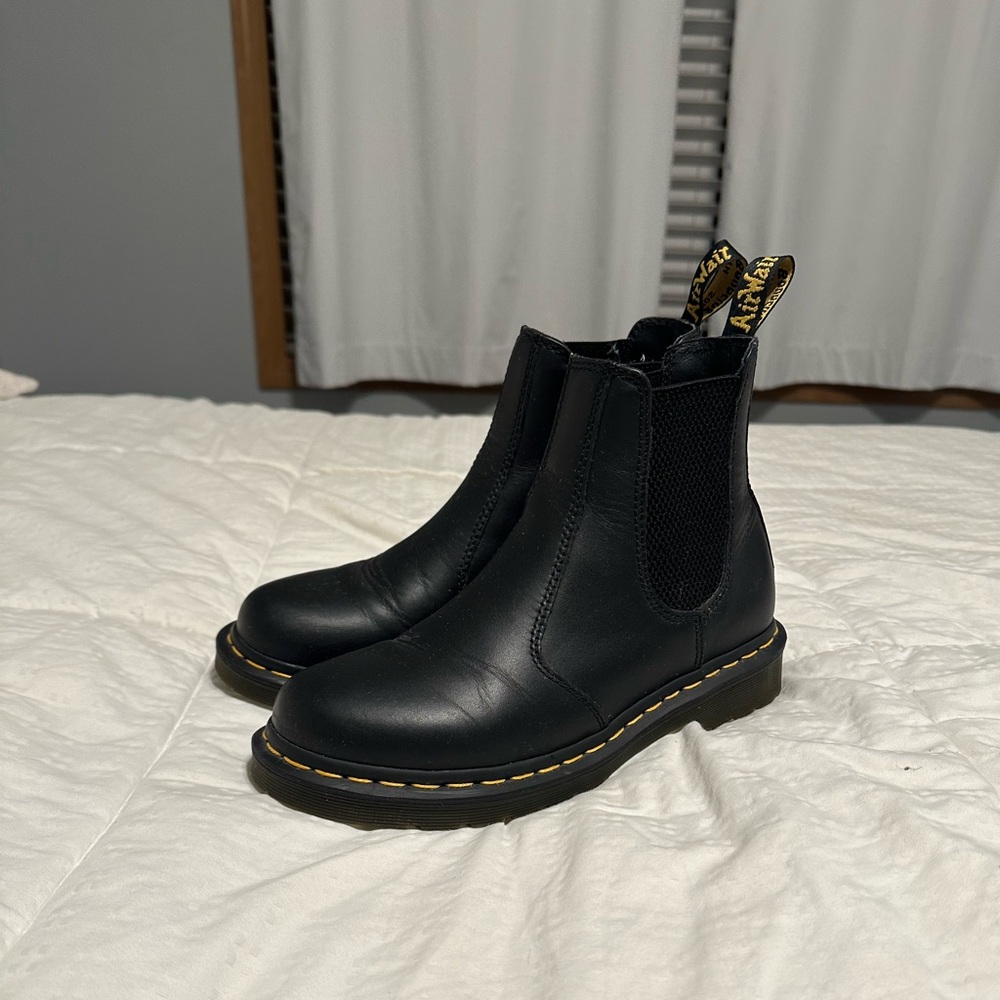 Dr. Martens 2976 Chelsea Boot